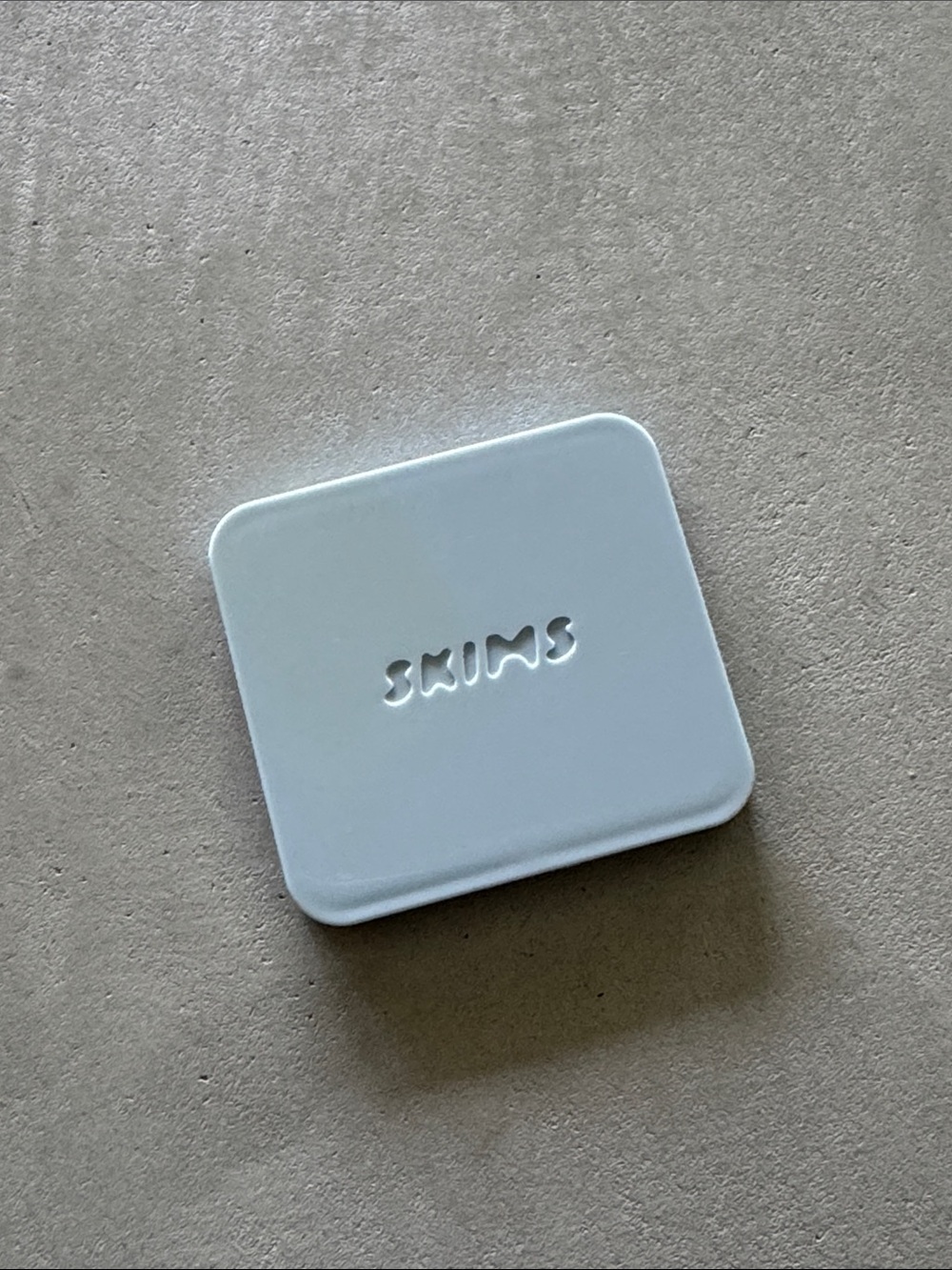 NWOT SKIMS COMPACT MIRROR POWDER BLUE COLOR